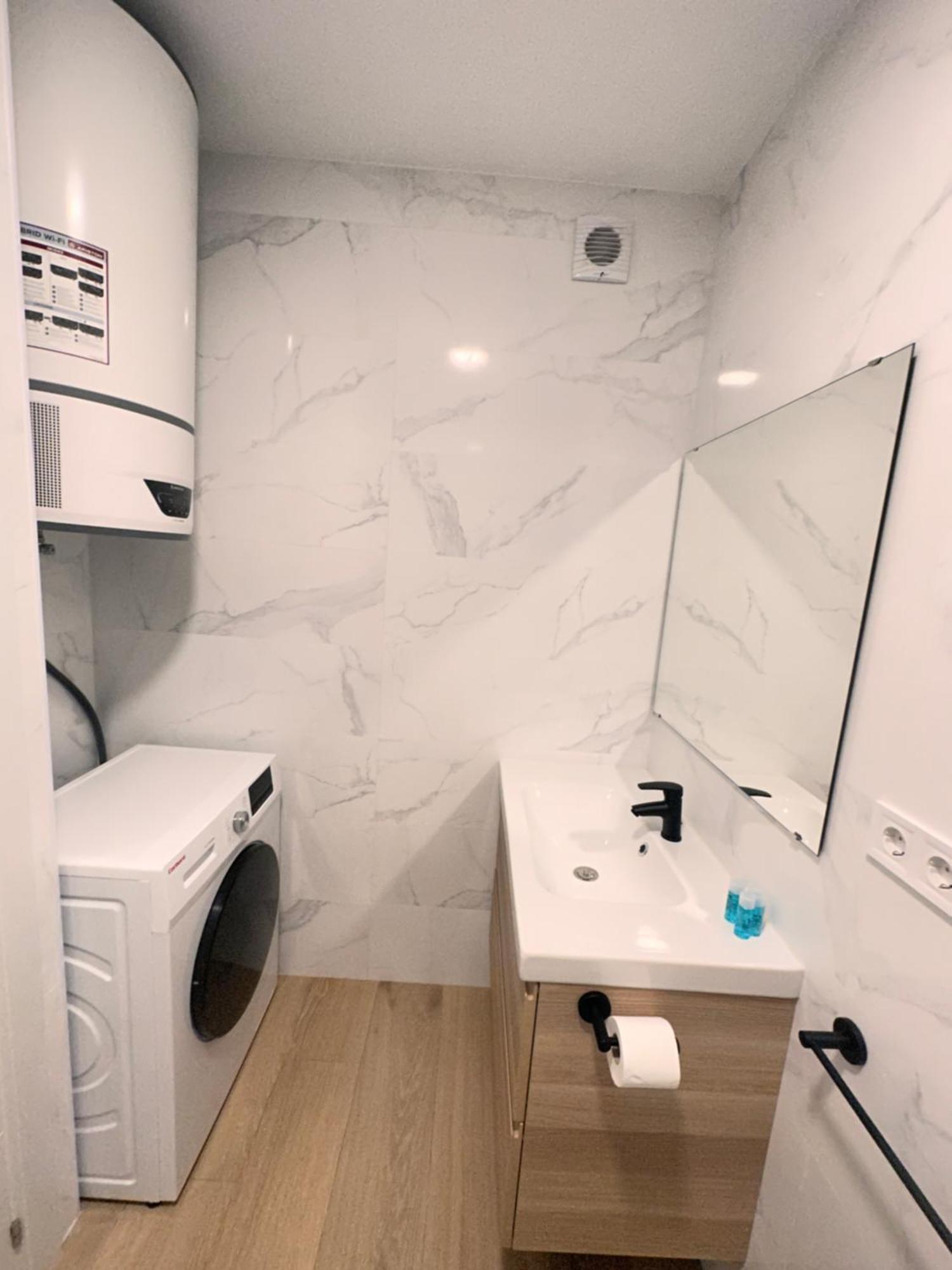 Artes Y Oficios Apartaments Ab Valence Extérieur photo